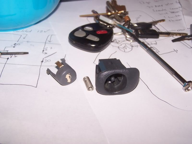 Name:  trunkbutton003.jpg
Views: 73
Size:  43.1 KB