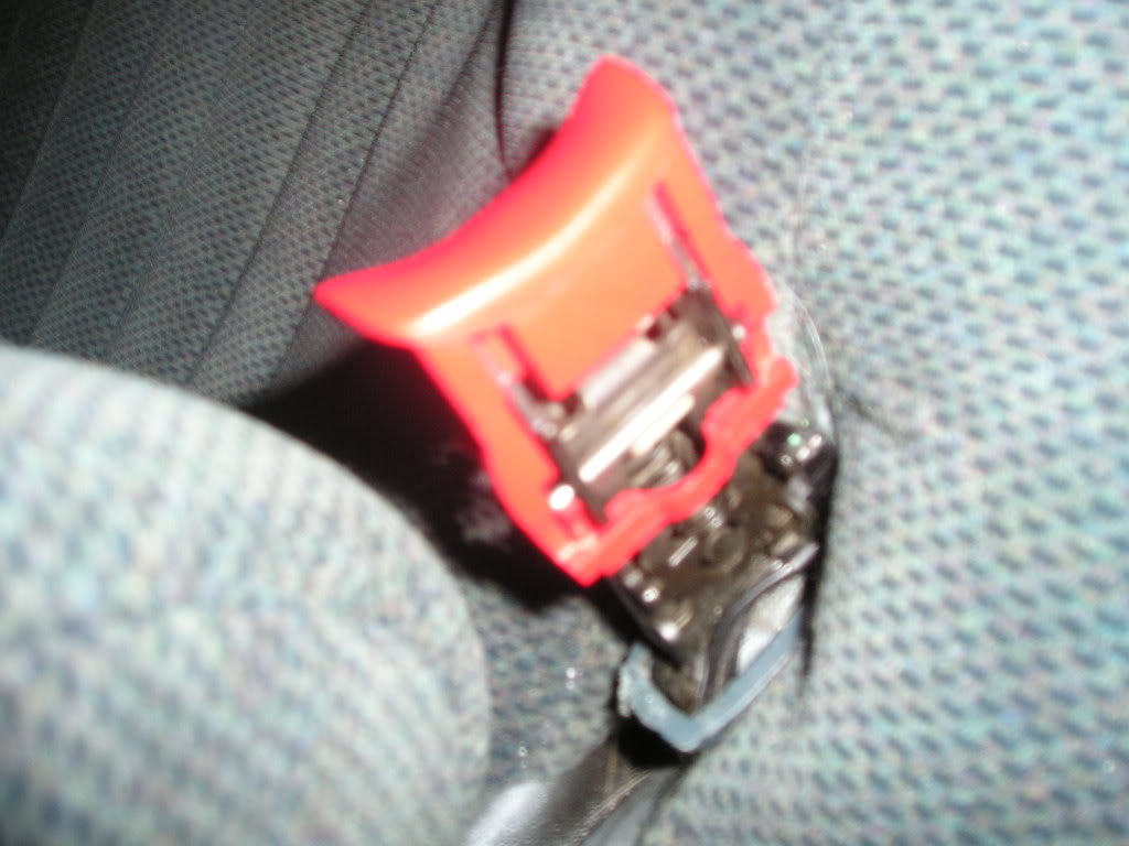 Name:  SeatbeltBuckle071306002.jpg
Views: 9
Size:  83.0 KB