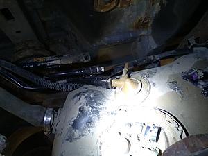 help with fuel tank connections-img_20171030_145244.jpg