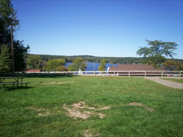 Name:  meetpics004.jpg
Views: 32
Size:  49.9 KB