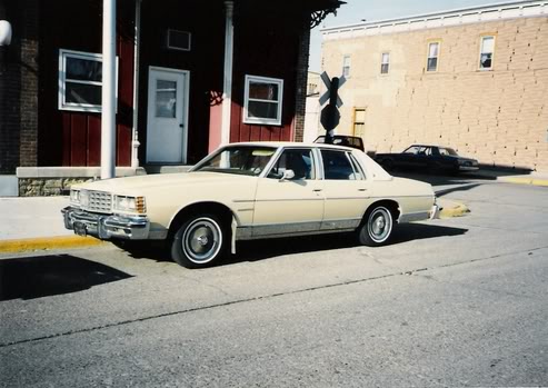 Name:  77Bonneville3.jpg
Views: 55
Size:  41.4 KB