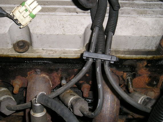 Name: 072305Rearvalvecoverleak2.jpg
Views: 41
Size: 49.8 KB