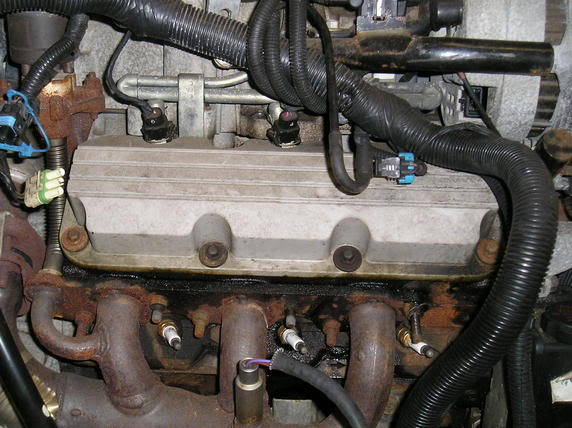 Name: 072305Rearvalvecoverleak.jpg
Views: 40
Size: 54.5 KB