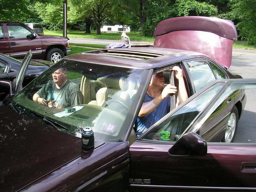 Name:  071805HighlanderCheckingforleaks.jpg
Views: 76
Size:  121.0 KB