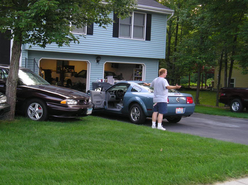 Name:  071805MiniMeetMustang.jpg
Views: 60
Size:  114.2 KB